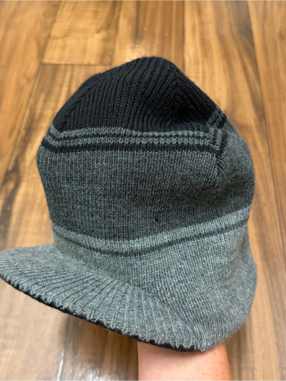 Vintage Y2K 90s Skater Visor Brim Beanie Black Gray Striped Winter Hat Cap